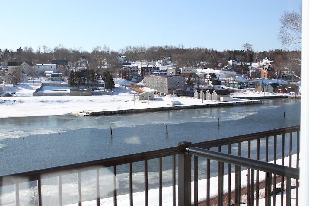 Lanes Riverhouse Inn & Cottages Montague Kamer foto