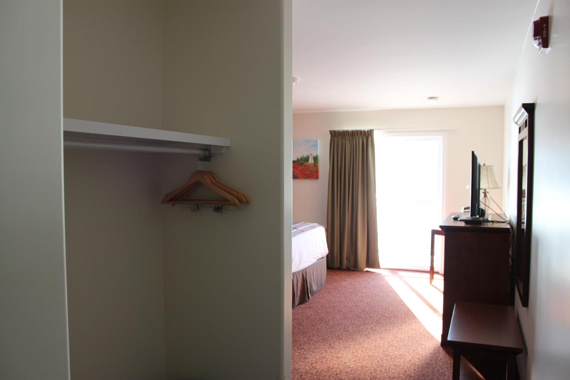 Lanes Riverhouse Inn & Cottages Montague Kamer foto