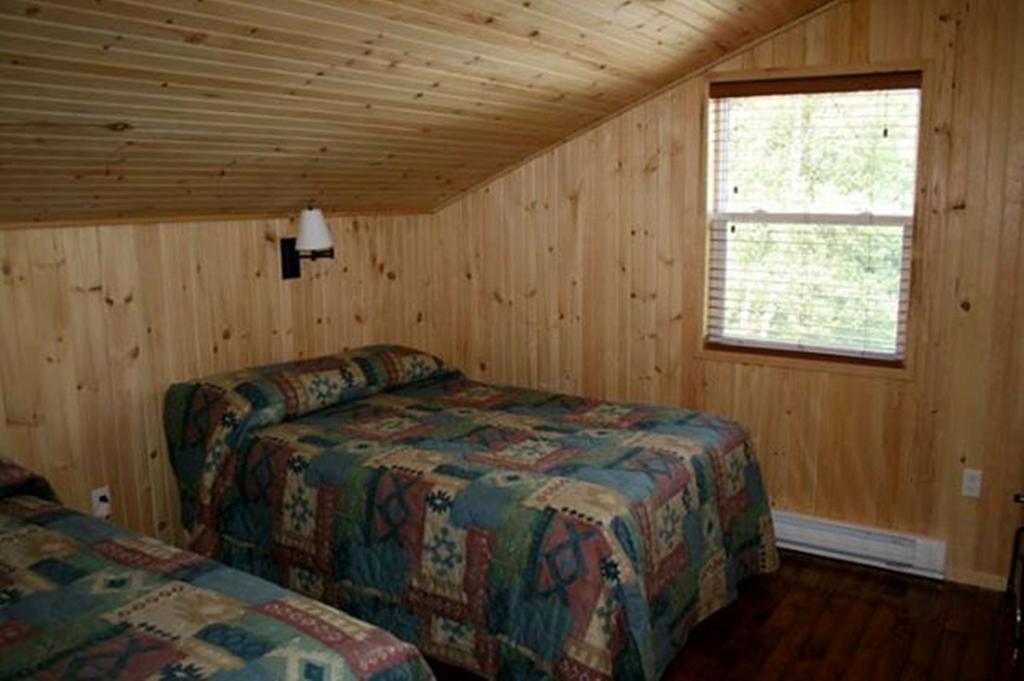 Lanes Riverhouse Inn & Cottages Montague Kamer foto
