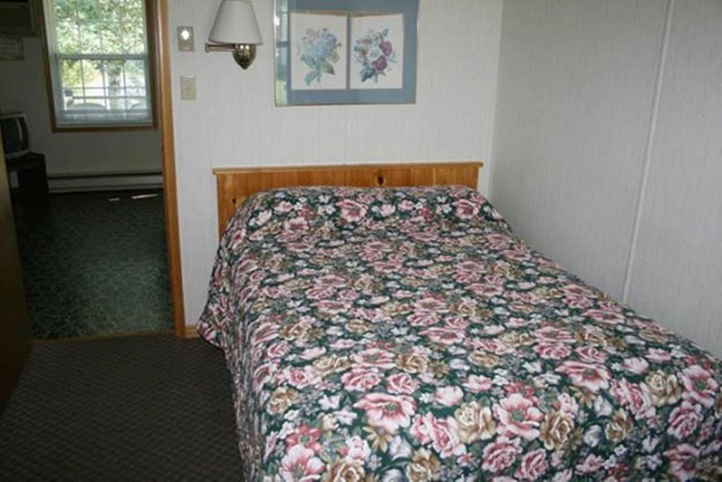 Lanes Riverhouse Inn & Cottages Montague Kamer foto