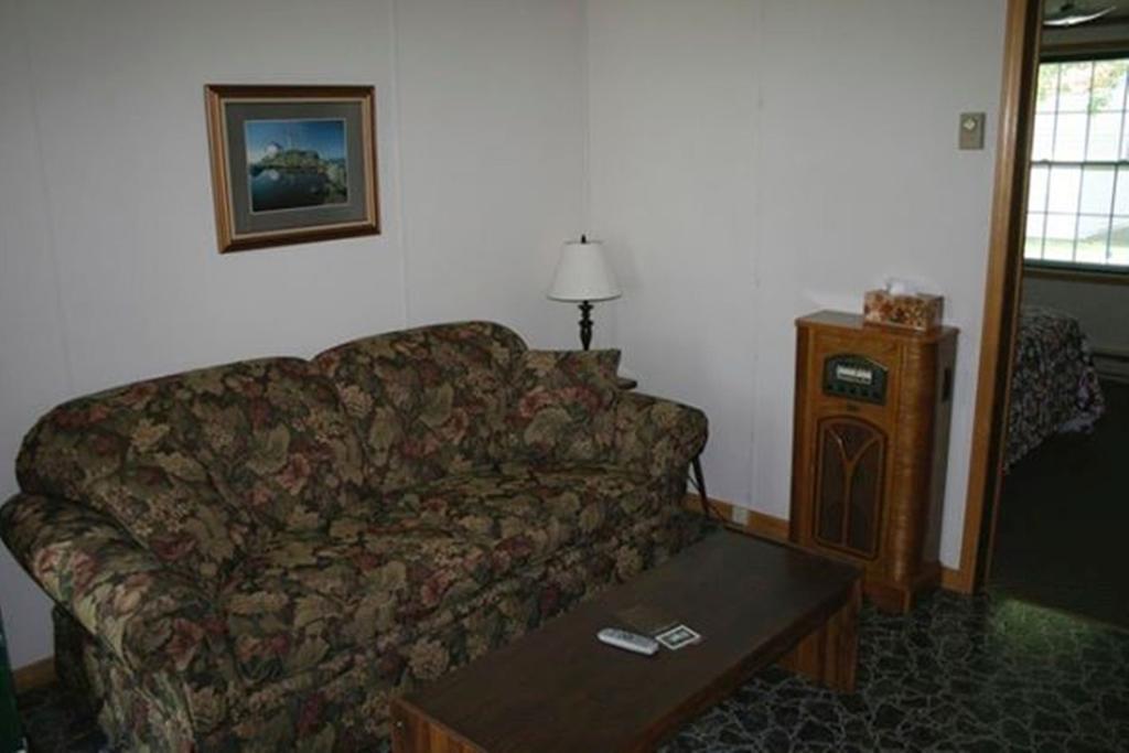 Lanes Riverhouse Inn & Cottages Montague Kamer foto