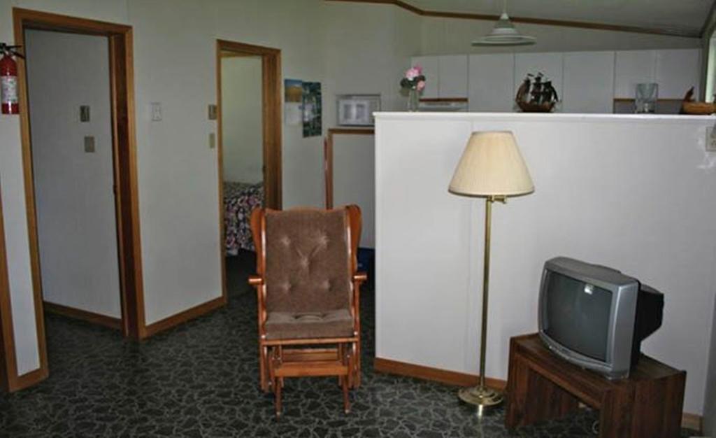 Lanes Riverhouse Inn & Cottages Montague Kamer foto