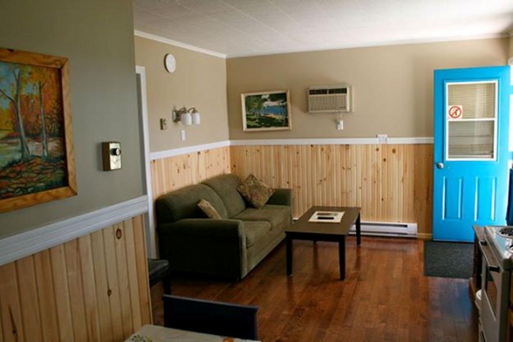 Lanes Riverhouse Inn & Cottages Montague Buitenkant foto