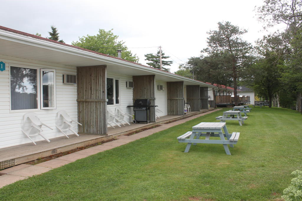 Lanes Riverhouse Inn & Cottages Montague Kamer foto